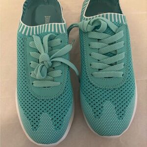 New Everlast Women's Teal Knit Sneakers
